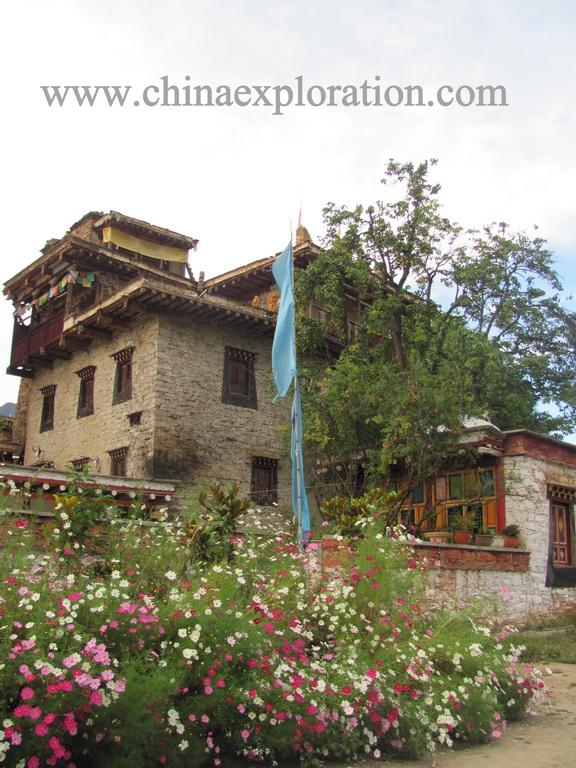 Tibetan House in Danba